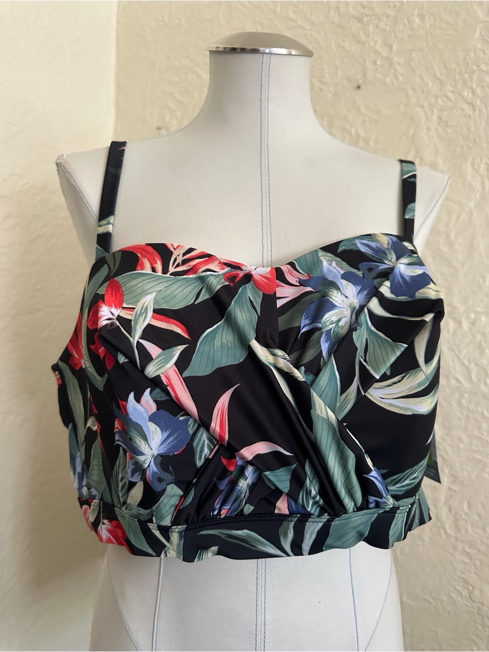 Cacique Lane Bryant Swim Bikini Top Lightly Lined No Wire NWT 20 Black Red Green